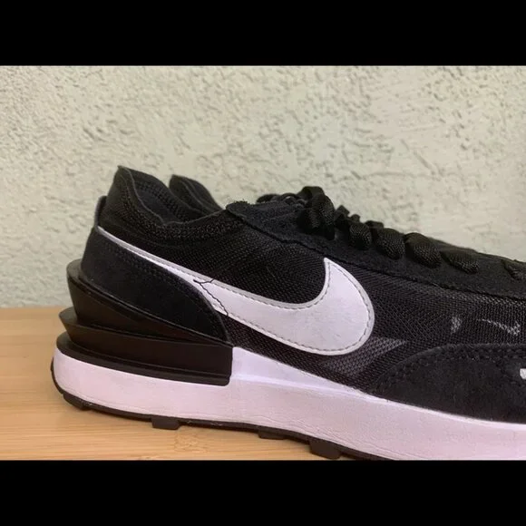 Nike Waffle One Womens Size 9 Running Sneaker‎ Shoes DC2533 001 Black White - Picture 2 of 11
